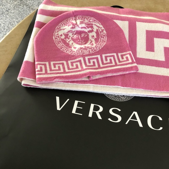 💕VERSACE💕 - Picture 15 of 16